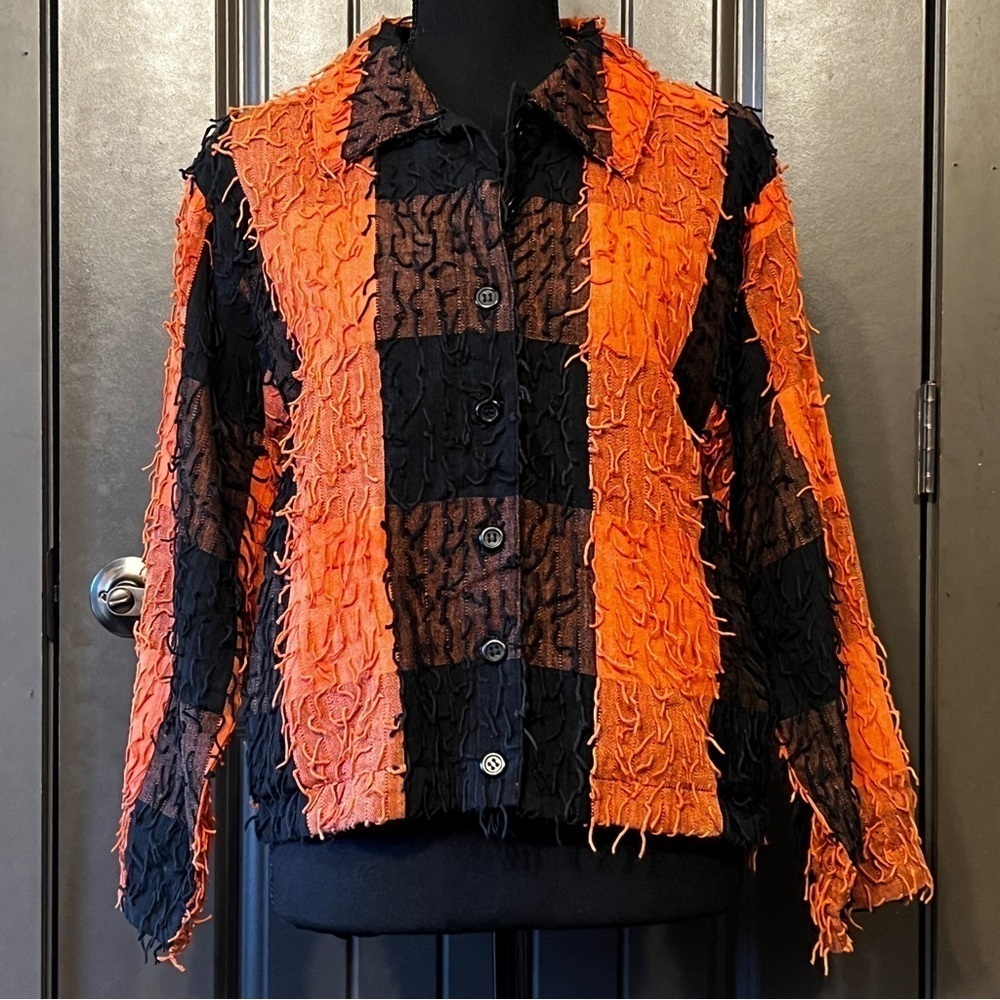 NWT VINTAGE SILVER STREAM Black and Orange Fuzzy Jacket, Size Small